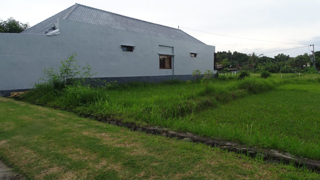 land close to beach bali