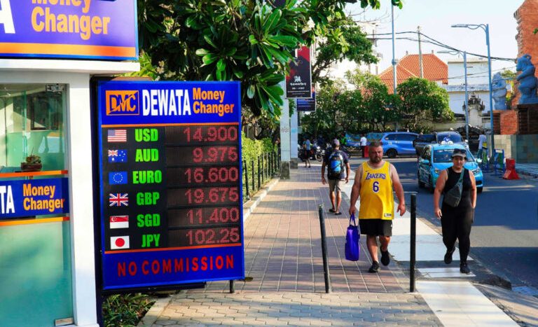 Bali moneychanger scam